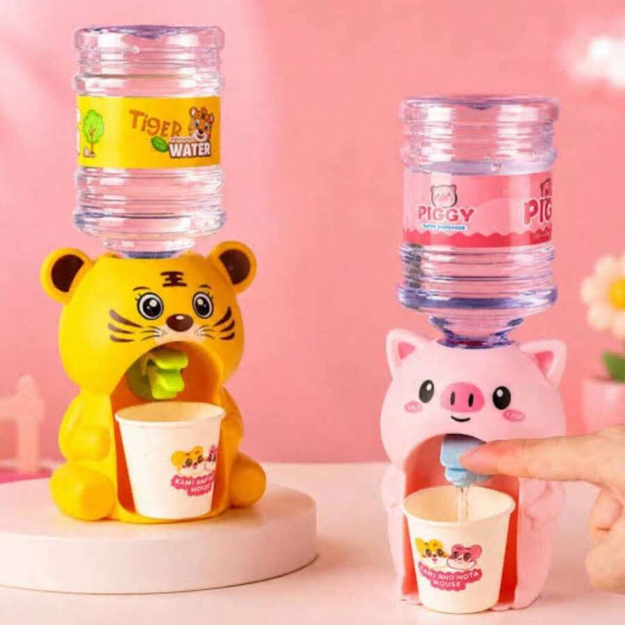 Dispensadores de agua mini infantiles, son distintos modelos que se mandan al azar, hermosos dispensadores de agua mini, incluye una mini botella y un mini vasito, tiene botón para servir agua. - Ver 1