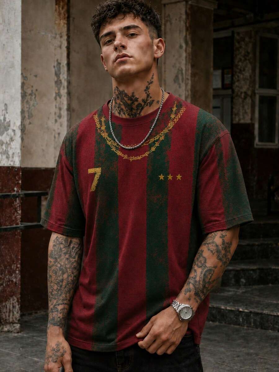 Fractyr 男士復古葡萄牙 No.7 三星垂直條紋 T-shirt,酒紅與綠色拼接做舊圓領足球短袖上衣 - 酒紅色 - 查看 1