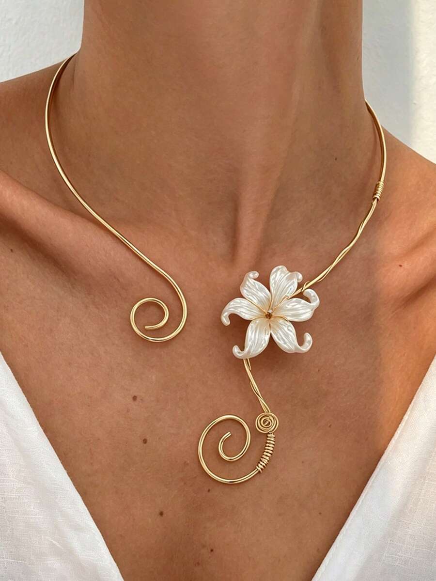 1 PC Summer European And American Iridescent Iris Flower Spiral Necklace With Winding Flowers, High-End Necklace, Niche Design Accessories - Gold - View 1