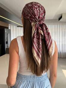 1件女款大花朵印花圍巾，90cm大尺寸緞面手感絲滑正方形頭巾領巾 - 淺紅色 - 查看 3