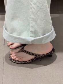 法式風格女款夏季新款皮革腳趾環細高跟涼鞋，附後背帶小貓跟夾腳拖鞋 - 棕色 - 查看 4