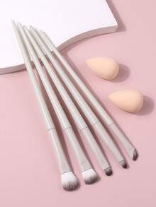 7-Piece Professional Makeup Brush Set With Blade Brow Brush, Ultra-Fine Eyeliner Brush, Eyeshadow Brush, Concealer Brush, Soft Bristles Face Makeup Tools With Mini Makeup Sponge And Foundation/Concealer Puff - Light Grey - View 3