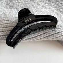 1pc/2pcs Large Hollow Hair Claw Clips - Glossy Black & Dark Brown Non-Slip Hair Clamps, Strong Hold Hair Accessories For Thick Hair & All Hair Types - Multicolor - View 4