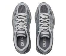 Mizuno 新款防滑網布透氣 SPARK CNIII 復古休閒慢跑鞋，中性款 - 銀色/深灰色 - 查看 8