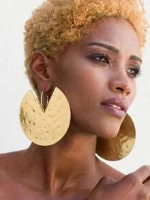 1 Pair INS Style Exaggerated Large Round Metal Drop Earrings, Fashion Versatile High-End Design, Elegant Elegant Women's Ear Jewelry, Light Luxury Vintage Earrings Suitable For Daily Wear, Party, Date, Shopping, Street Photography - Gold - View 1