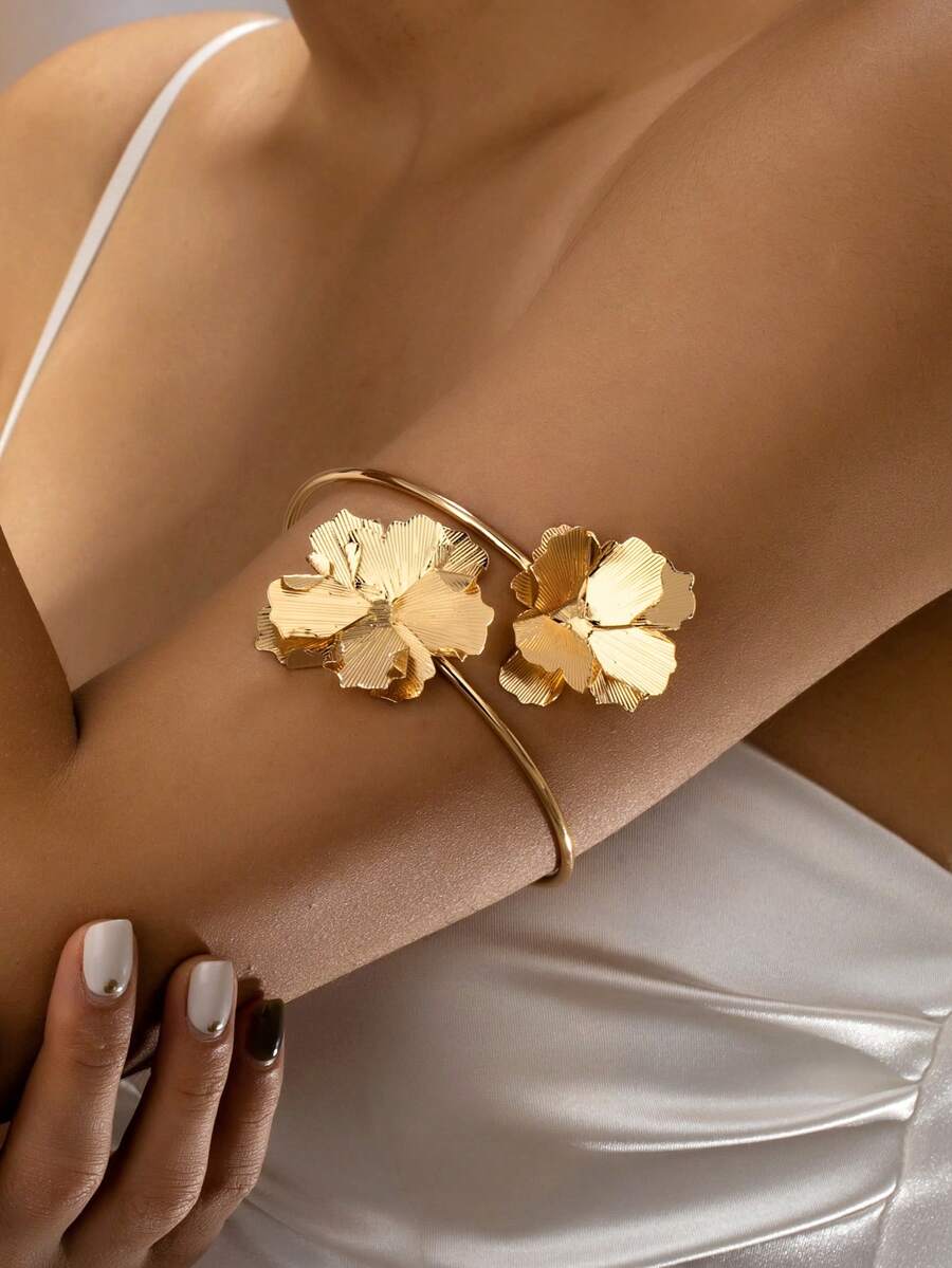 1pc Vintage Creative Metal Pleated Flower Arm Cuff Women's Party Costume Accessory - Golden - View 1