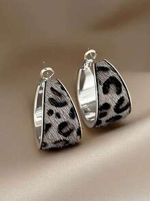 1 Pair Fashion Flocked Leopard Print Hoop Earrings Suitable For Women's Party Wear - Silver - View 5