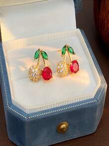 Anting Tusuk Buah Ceri Zirkonia Bertatahkan Tembaga, Lucu dan Unik, Cocok Sebagai Hadiah Wisuda, Hadiah Ulang Tahun untuk Anak-anak, untuk Pemakaian Sehari-hari dan Liburan - Anting - View 3