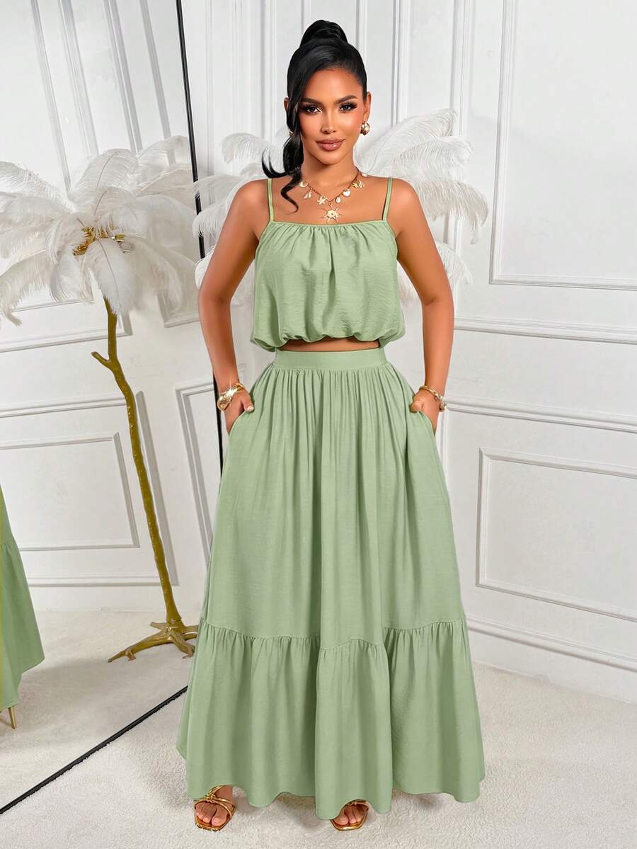 AIJ Amarilo 優雅女款細肩帶短版上衣與抓皺裙兩件組,露背設計 – 適合夏季度假、海灘與節慶 - 豆綠色 - 查看 1