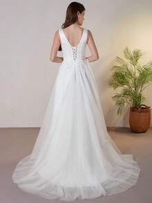 Elegant Woven Fabric Applique Wedding Dress - White - View 3