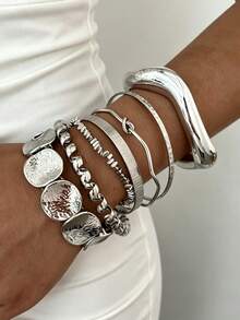 7pcs/1pc Vintage Casual Punk Style Women's Silver Metal Asymmetrical Round Disc Hammered And Wavy CCB Open Bangle Bracelet, Suitable For Daily Wear, Party, Gathering And Summer Vacation, Gift - Silver - View 1