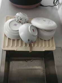 1/2pcs Kitchen Dish Drying Mat, Large Capacity Non-Slip Dish Drainer Tray With Water Channel, Thickened Countertop Water Collection Pad, Suitable For Plates, Cups, Utensils. Cream Style Kitchen Sink Storage Mat, Dish Drying Rack, Kitchen Accessories, Silicone Mat, Summer Table Mat, Kitchen Storage Supplies, Kitchen Storage, Drying Mat. - View 7
