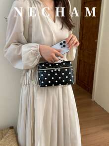 1件韓式Ins波點滿版印花手提便當包，高質感時尚日常單肩包 - 黑色 - 查看 2