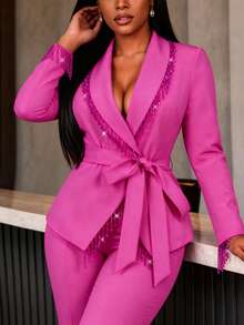 Blazer élégant et luxueux AOMEI pour femmes, rouge rose, coupe slim, col en V, avec franges et perles, ceinture à nouer, manches longues, veste de bureau pour les trajets, les affaires, convient pour les fêtes, les occasions formelles, la rentrée scolaire, la saison des remises de diplômes, les présentations d'affaires, l'église, l'académie, les concerts et les représentations - Rose vif - Voir 4