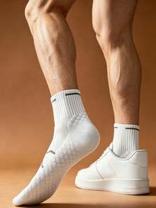1/2/4 Pairs Men's Mid-Calf Socks, All-Season Versatile, Soft & Breathable, Skin-Friendly & Comfortable, High Elasticity, Moisture-Wicking & Quick-Drying, Durable & Non-Constricting; Suitable For Daily Commute, Casual Wear, Basketball, Cycling, Hiking, Running And Other Sports, Athletic Socks, Fitness Training Socks - Multicolor - View 4