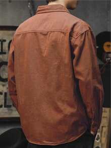 Camisa casual de unicolor con botones para hombre, estilo cargo retro con múltiples bolsillos, adecuada para el uso diario - Óxido marrón - Ver 3