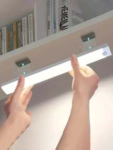 1/4個USB充電式感應夜燈，暖光/白光，櫥櫃照明，室內充電感應燈，磁吸式可調光衣櫥燈，無線安裝於櫥櫃下方，適用於廚房、樓梯和走廊檯面照明，適用於房間、廚房、衣櫥、走廊、櫥櫃、走廊、酒櫃、衣櫥、客廳，萬聖節和感恩節氛圍裝飾 - 白色 - 查看 3