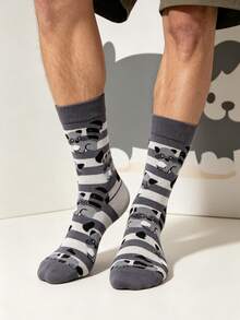 1 Pair Men's Vintage Grey Striped Raccoon Cartoon Mid-Calf Socks, Fun Animal Print Versatile Breathable Casual Socks, Minimalist Pixel Style Raccoon Striped Mid-Calf Socks, Niche Cute Breathable Socks For Men - Multicolor - View 3