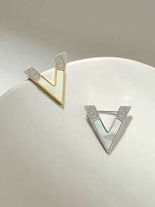 1pc V-Shaped Deluxe Brooch For Women, Collar Pin To Prevent Exposed Chest Outfit, Versatile Clothing Accessory - A V-shaped brooch - View 3