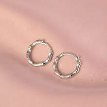 1 Pasang Anting Hoop Perak Kecil Asimetris, Anting Minimalis Elegan dan Manis untuk Wanita, Gaya Populer - Perak - View 6