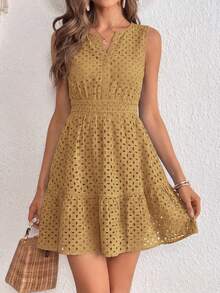PRETTYGARDEN Women's Summer Dress Sleeveless V Neck Eyelet Cutout Swinging A-Line Flowy City Walks Wedding Guest Graduation Beach Vacation Sun Dress - 卡其色 - 查看 3