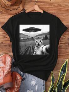 UFO Cat In The Fields, Cat Selfie And Interesting Cat Gifts For Allen, Printed T-Shirt, Casual Short-Sleeved Round Neck Top For Summer And Spring, Women's Clothing - Black - View 1