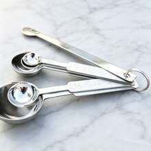 Juego de 13 piezas de tazas y cucharas medidoras de acero inoxidable, con raspador y cepillo, apilables, fáciles de limpiar, herramientas de medición para hornear, adecuadas para cocinar y hornear, café - Plateado - Ver 5