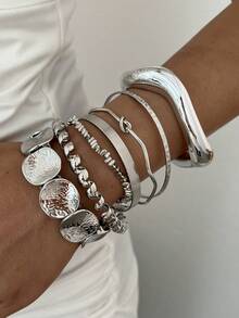 7pcs/1pc Vintage Casual Punk Style Women's Silver Metal Asymmetrical Round Disc Hammered And Wavy CCB Open Bangle Bracelet, Suitable For Daily Wear, Party, Gathering And Summer Vacation, Gift - Silver - View 4