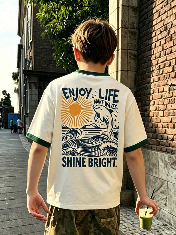 男童「Enjoy Life」海豚與波浪印花滾邊短袖休閒T恤