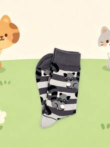 1 Pair Men's Vintage Grey Striped Raccoon Cartoon Mid-Calf Socks, Fun Animal Print Versatile Breathable Casual Socks, Minimalist Pixel Style Raccoon Striped Mid-Calf Socks, Niche Cute Breathable Socks For Men - Multicolor - View 4
