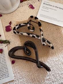 2pcs/1pc Women's 13cm/5.12in Leopard Print And Transparent Black Heart-Shaped Claw Clips, Fashionable Back Of Head Hair Claw Clips Hair Accessories, Versatile, Elegant And Minimalist, Suitable For Daily, Casual, Party, Beach, Vacation, Hairstyle Design, Face Washing/Hair Washing, Makeup, Clothing Accessories, Spring Hair Claw, Summer Hair Claw, Autumn Hair Claw, Winter Hair Claw - Multicolor - View 4