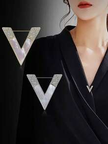 1pc V-Shaped Deluxe Brooch For Women, Collar Pin To Prevent Exposed Chest Outfit, Versatile Clothing Accessory - A V-shaped brooch - View 1