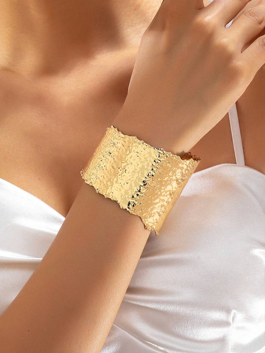 1件歐美風誇張幾何不對稱開口寬版手鐲 女款 - 金黃色 - 查看 1