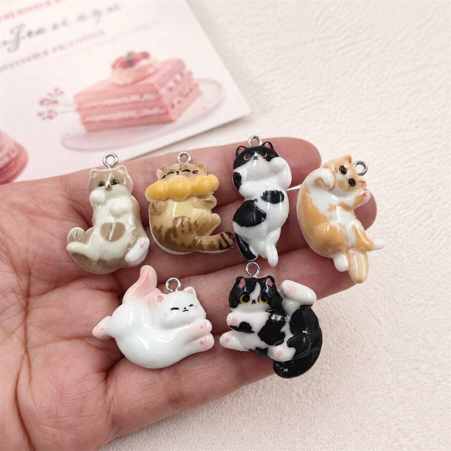 Set de 6/12 lindos dijes de resina con diseños de gatos de dibujos animados, ideales para hacer joyas - Imágenes coloridas de gatos, con fondo plano, para llaveros y aretes, manualidades DIY | Diseño alegre | Textura detallada - Multicolor - Ver 1