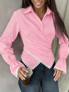 Top Feminina de Outono com Listras Finas e Gola, Bainha Assimétrica, Casual Elegante, Estilo Streetwear para Trabalho, Rosa - Rosa chiclete - Visão 4