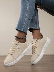 Zapatos deportivos casuales para mujer para otoño/invierno, zapatos de skate con cordones, suela blanda, planos y cómodos, ligeros y de caña baja para uso diario - Beis - Ver 2