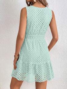 PRETTYGARDEN Women's Summer Dress Sleeveless V Neck Eyelet Cutout Swinging A-Line Flowy City Walks Wedding Guest Graduation Beach Vacation Sun Dress - 淺綠色 - 查看 2