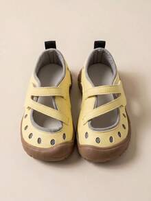 1 Pair 2026 New Children's Sandals, Full-Body Breathable Round Hole Hollow Decor, Soft PU Round Toe Double Cross Magic Tape Low-Top Closed-Toe Sandals, Flat Sole, Outdoor Functional Style Kids Water Shoes For Summer Water Play And Daily Wear - Yellow - View 2