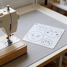 1 pezzo Modello patchwork di espressioni grandi - Include 4 motivi di espressioni unici, dimensioni diverse, con design esclusivi, adatto per varie bambole, senza stili duplicati, offrendo diverse opzioni di stile - Set - Visualizzare 9