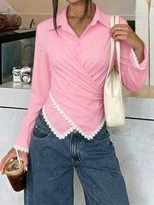 Top Feminina de Outono com Listras Finas e Gola, Bainha Assimétrica, Casual Elegante, Estilo Streetwear para Trabalho, Rosa - Rosa chiclete - Visão 5