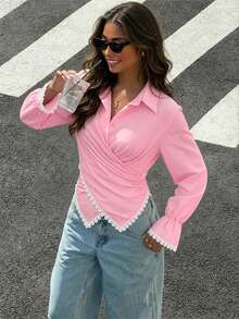 Top Feminina de Outono com Listras Finas e Gola, Bainha Assimétrica, Casual Elegante, Estilo Streetwear para Trabalho, Rosa - Rosa chiclete - Visão 9