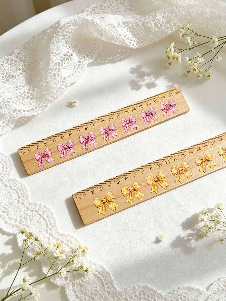 Régua de Madeira com Padrão de Laço Fofo de Desenho Animado, Suprimentos de Volta às Aulas, Suprimentos de Aprendizagem, Papelaria Kawaii, Cores Vibrantes, Papelaria Durável, Coisas de Adolescentes, Coisas Baratas, Coisas Estranhas, Coisas Mini, Coisas Estéticas Fofas, Gadgets Legais, Itens Incomuns - 20cm - Visão 1
