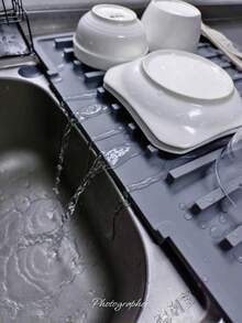 1/2pcs Kitchen Dish Drying Mat, Large Capacity Non-Slip Dish Drainer Tray With Water Channel, Thickened Countertop Water Collection Pad, Suitable For Plates, Cups, Utensils. Cream Style Kitchen Sink Storage Mat, Dish Drying Rack, Kitchen Accessories, Silicone Mat, Summer Table Mat, Kitchen Storage Supplies, Kitchen Storage, Drying Mat. - View 10