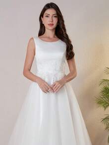 Elegant Woven Fabric Applique Wedding Dress - White - View 4