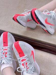 Nike Pegasus Plus 舒適運動透氣回彈 低筒跑步鞋 女款 灰紅 - 灰紅 - 查看 4
