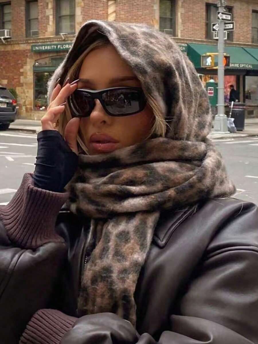 1pc Leopard Print Fashion Striped Warm Women's Dark Brown Thick Scarf, Bohemian Casual Couple Shawl, Comfortable Blanket Scarf, Suitable For Daily Wear - Brown - View 1