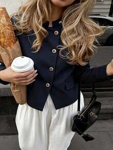 ZAHM Mantel Crop Kerah Tegak Navy dengan Kancing Emas Vintage dan Pinggang Pas Badan - Navy Blue - View 5