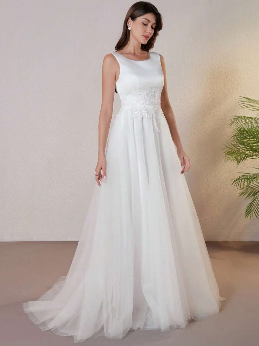 Elegant Woven Fabric Applique Wedding Dress - White - View 1