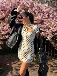 Nuevo vestido corto de primavera/verano con cuello cuadrado, manga corta y decoración de lazo, adecuado para salidas de primaver - Negro - Ver 4