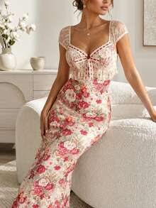 Vestido largo ajustado casual de mujer con estampado floral de rosas rojas, escote en V, volantes y lazo delantero, elegante para invitada de boda, graduación y brunch de verano - Multicolor - Ver 1